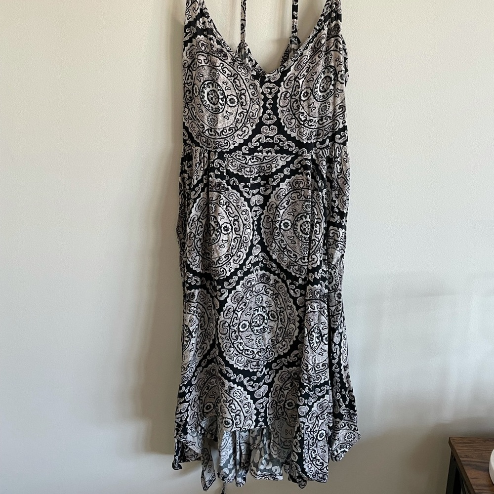 Hollister XS pattern flowy dress